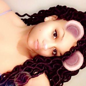 Meet your Posher, Michaela